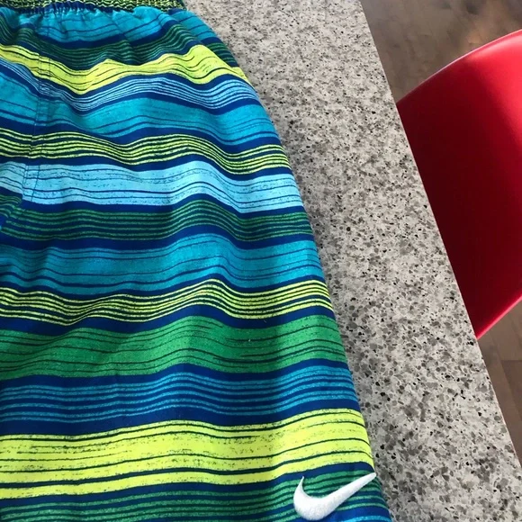 Bathing suits - Picture 2 of 5